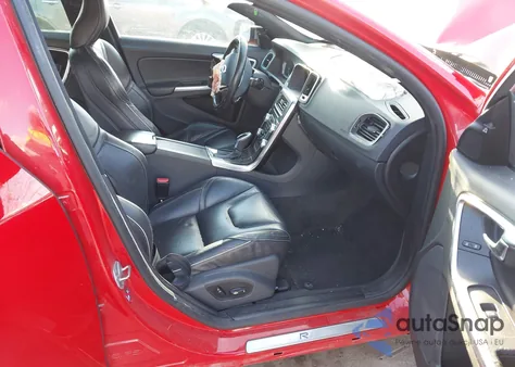 2016 Volvo S60 T6 Drive-E R-Design Platinum из США, поврежденный, VIN YV149MTS4G2415519